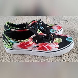 NWOT Never worn Vans Black w/Bright Hibiscus Flowers Womens 7.5 Mens 6